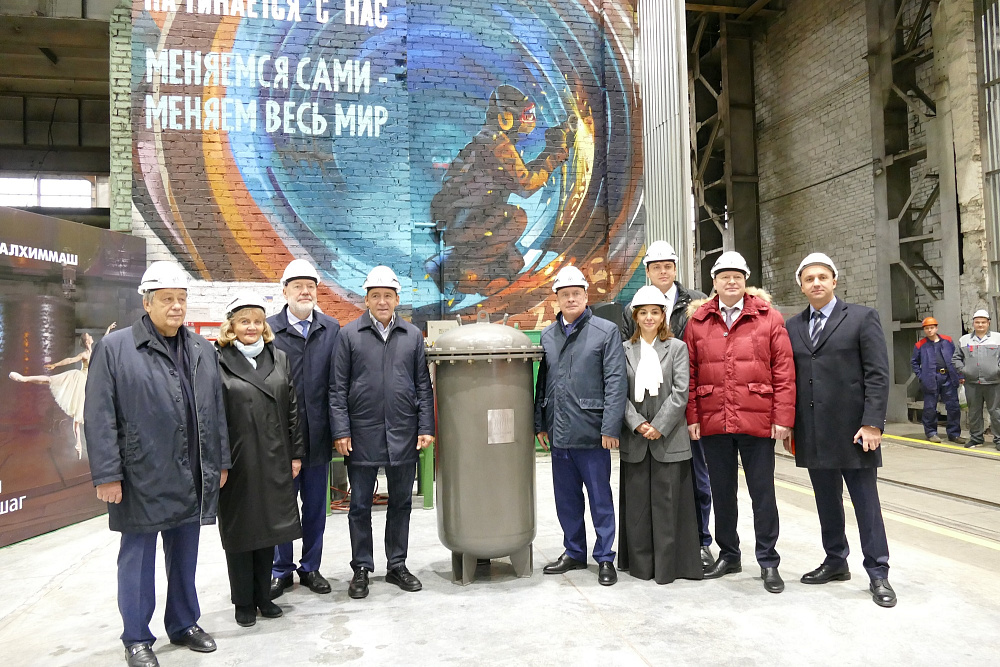 На Уралхиммаше подготовили и запечатали капсулу времени, которую вскроют в 2073 году